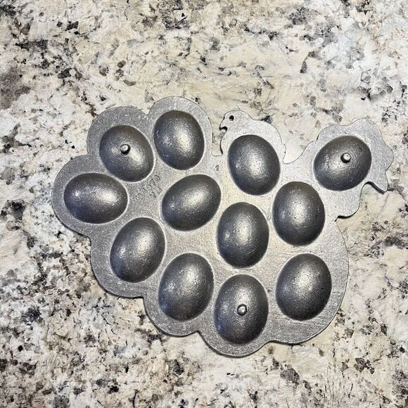 Vintage 1976 Chicken-Shaped Egg Holder - Picture 7 of 11